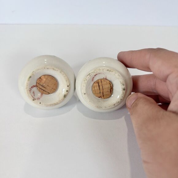 Antique Salt And Pepper Shakers Hand Painted Apples And Gold Motif - Picture 3 of 7